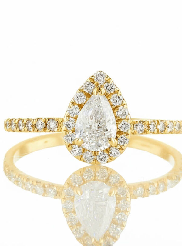 1028 ring yellow gold