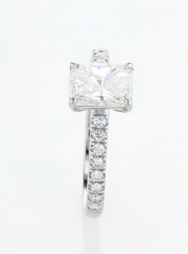Radier ring - white gold