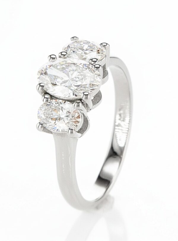 Trival ring - white gold